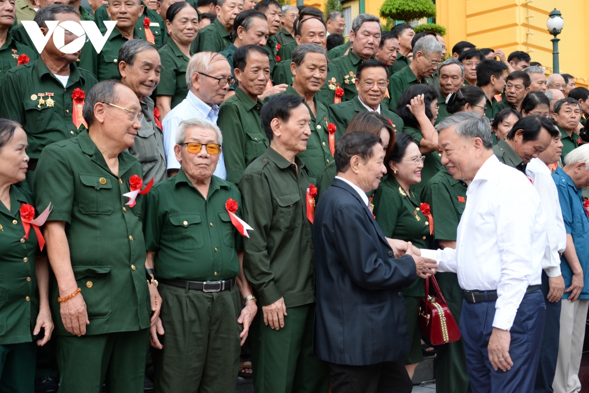 Chủ tịch nước Tô Lâm tiếp đoàn Cựu Thanh niên xung phong Việt Nam